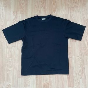 Uniqlo AIRism Black T-shirt